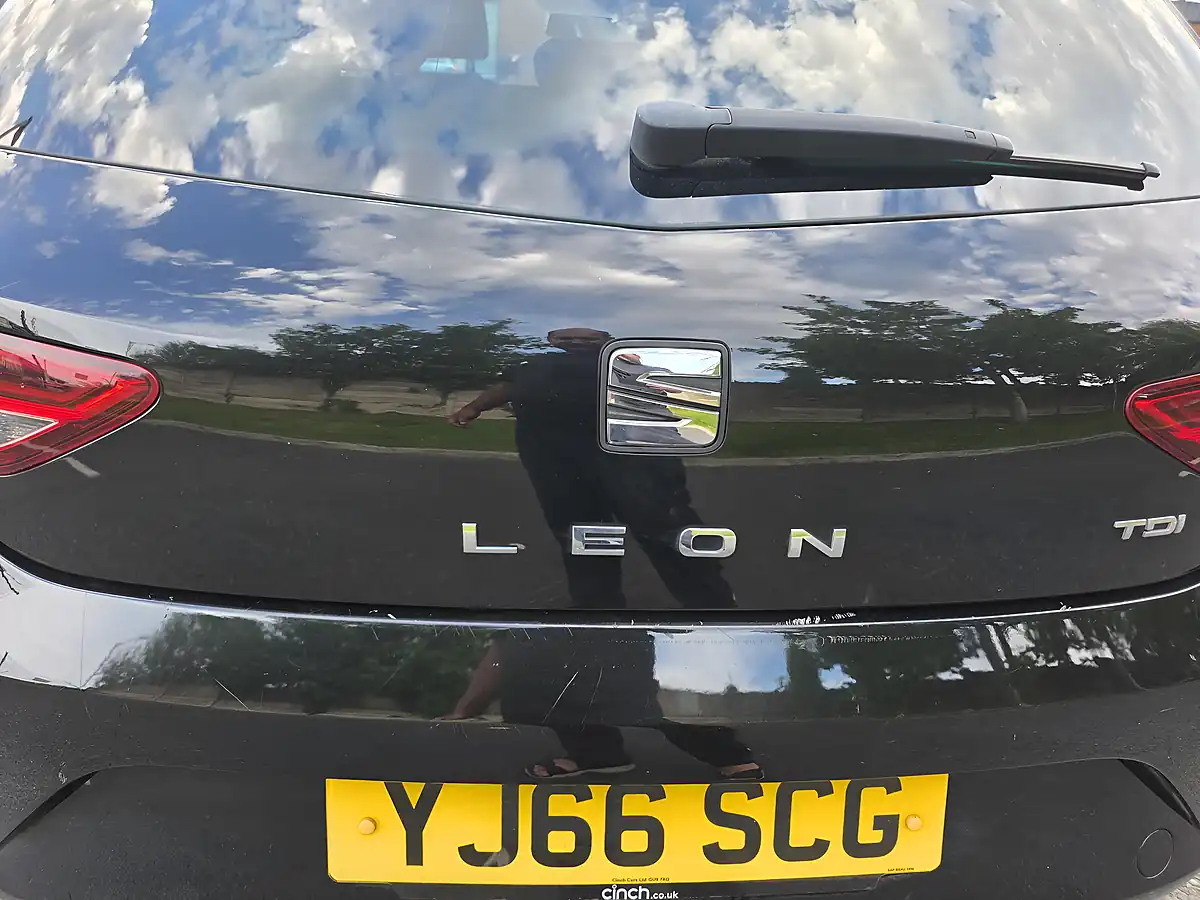 Used 2017 SEAT Leon Se Dynamic Technology Black - Interior and Exterior details 8