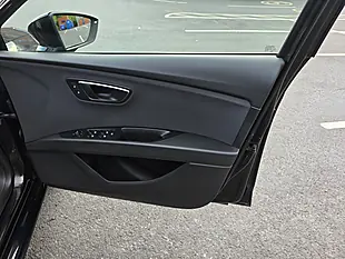 Used 2017 SEAT Leon Se Dynamic Technology Black - Interior and Exterior details 9