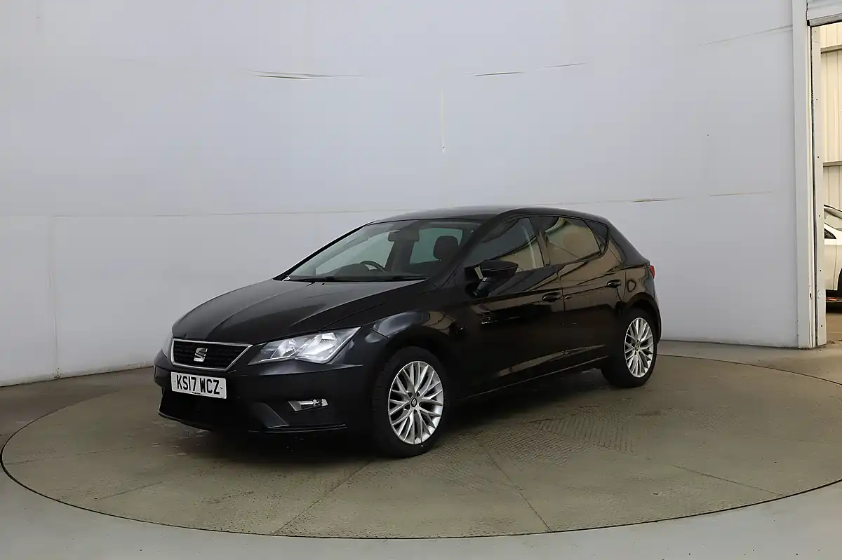 Used 2017 SEAT Leon Se Dynamic Technology Black - Front View
