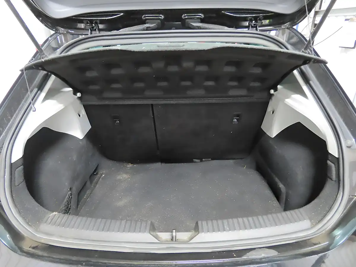 Used 2017 SEAT Leon Se Dynamic Technology Black - Interior and Exterior details 10