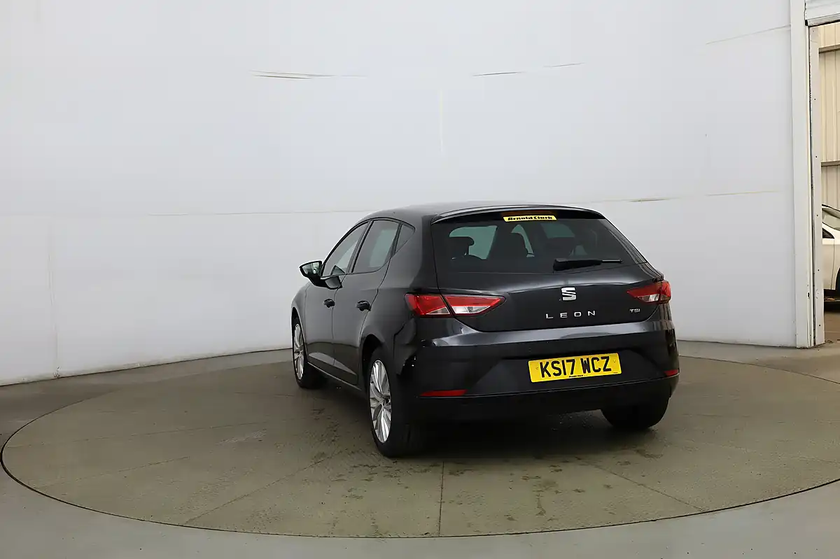 Used 2017 SEAT Leon Se Dynamic Technology Black - Interior and Exterior details 5