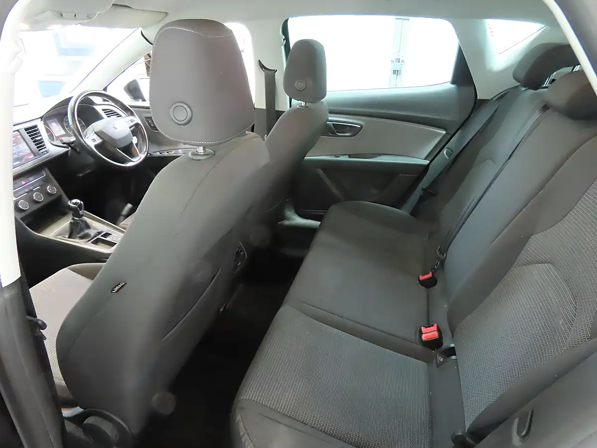 Used 2017 SEAT Leon Se Dynamic Technology Black - Interior and Exterior details 8