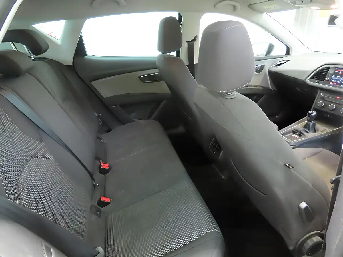 Used 2017 SEAT Leon Se Dynamic Technology Black - Interior and Exterior details 9