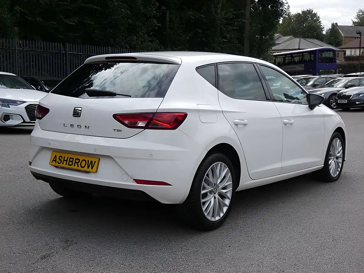 Used 2017 SEAT Leon Se Dynamic Technology Candy White - Interior and Exterior details 10