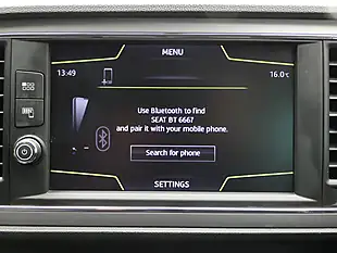 Used 2017 SEAT Leon Se Dynamic Technology Candy White - Interior and Exterior details 4