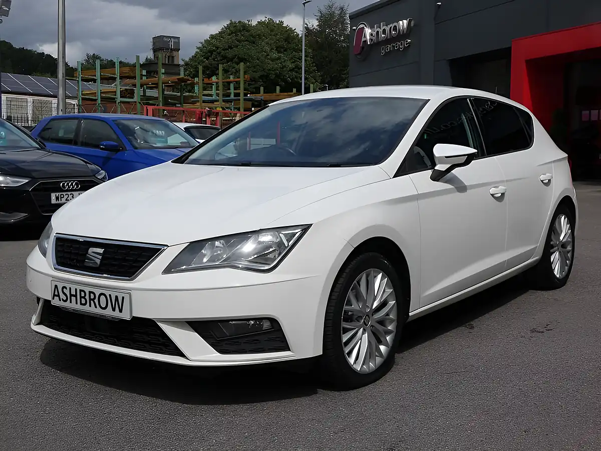 Used 2017 SEAT Leon Se Dynamic Technology Candy White - Interior and Exterior details 6