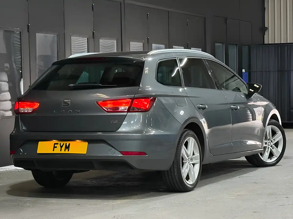 Used 2017 SEAT Leon Se Dynamic Technology Grey - Interior and Exterior details 11