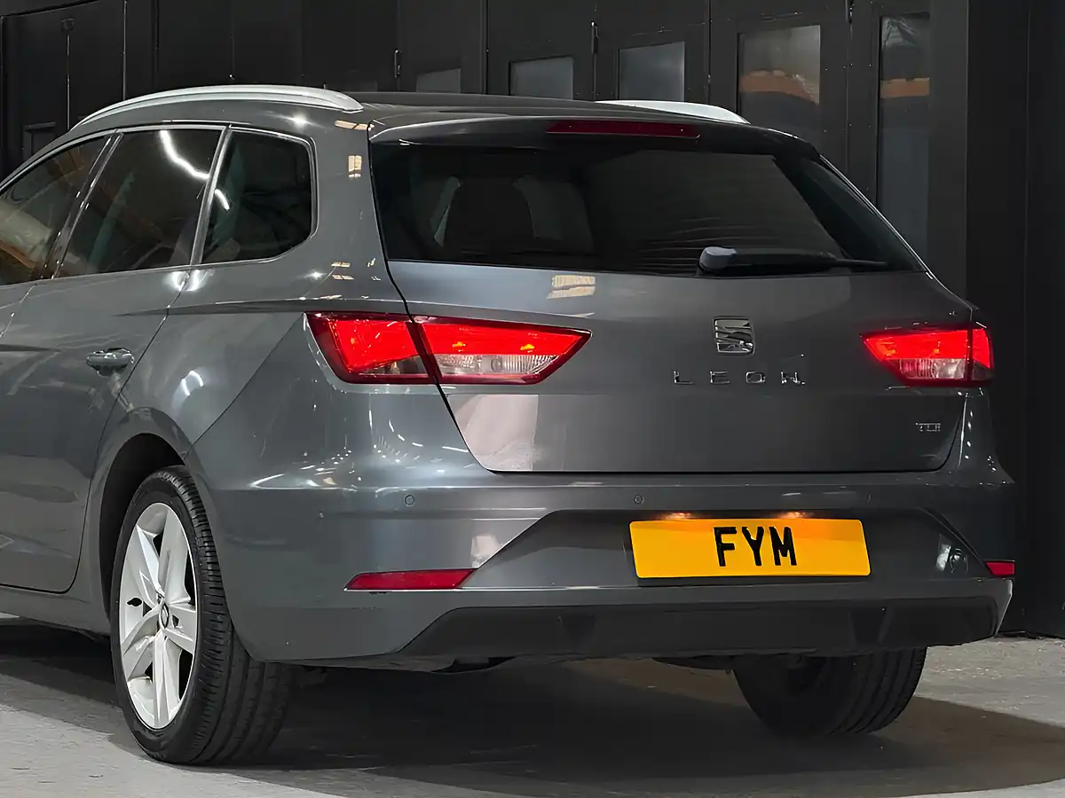 Used 2017 SEAT Leon Se Dynamic Technology Grey - Interior and Exterior details 19