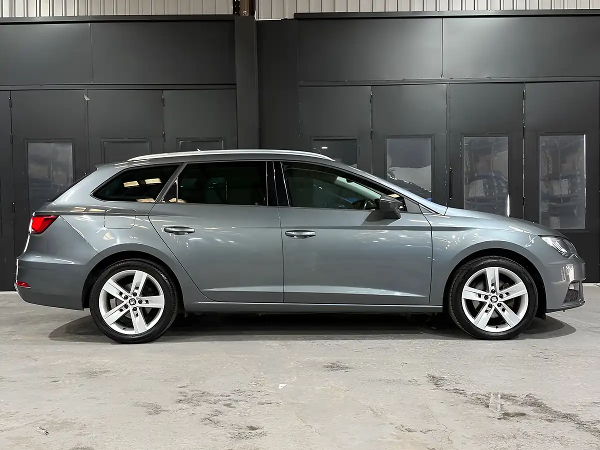 Used 2017 SEAT Leon Se Dynamic Technology Grey - Interior and Exterior details 4