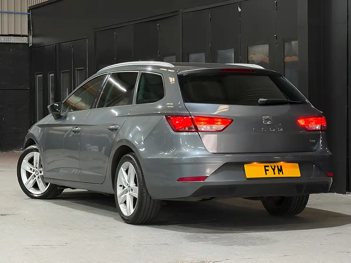Used 2017 SEAT Leon Se Dynamic Technology Grey - Interior and Exterior details 5