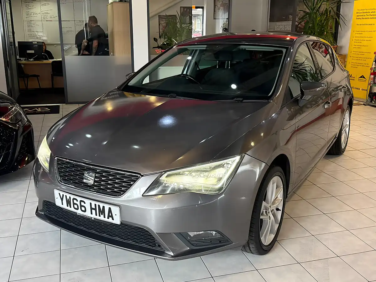 Used 2017 SEAT Leon Se Dynamic Technology Grey - Interior and Exterior details 4