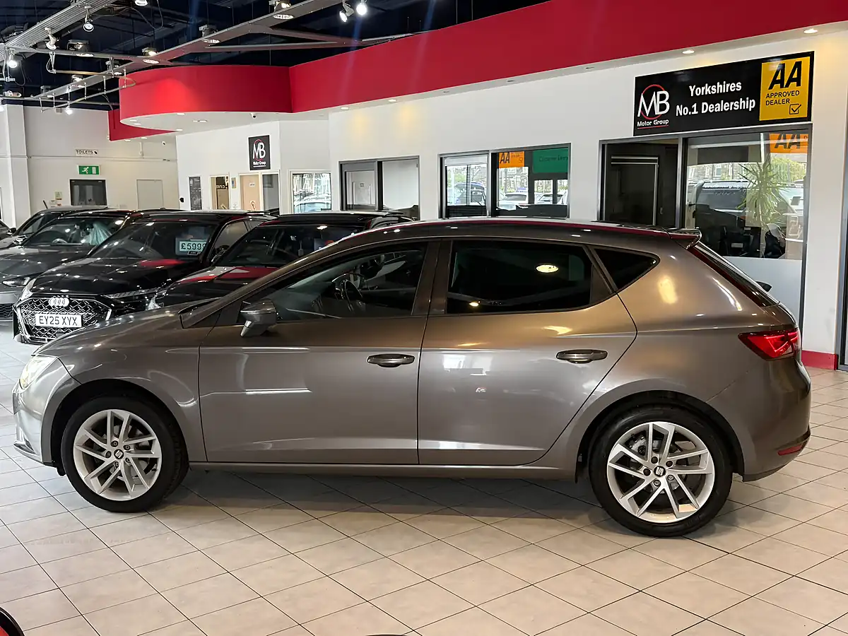 Used 2017 SEAT Leon Se Dynamic Technology Grey - Interior and Exterior details 5