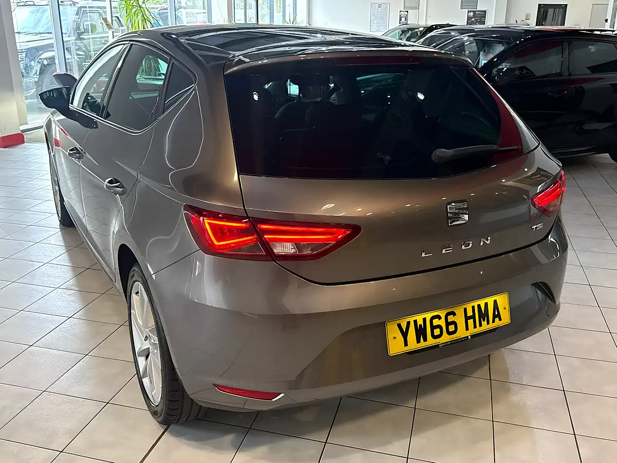 Used 2017 SEAT Leon Se Dynamic Technology Grey - Interior and Exterior details 6