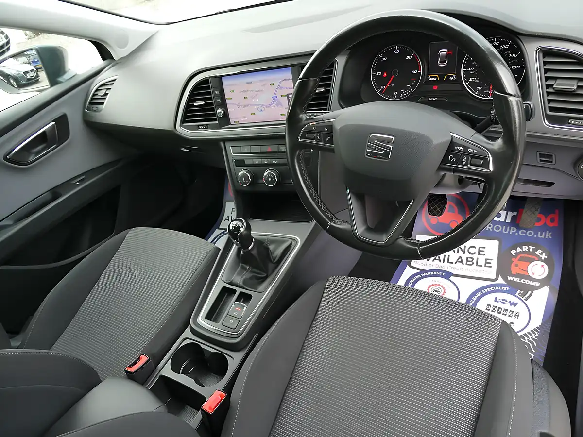 Used 2017 SEAT Leon Se Dynamic Technology Grey - Interior and Exterior details 3