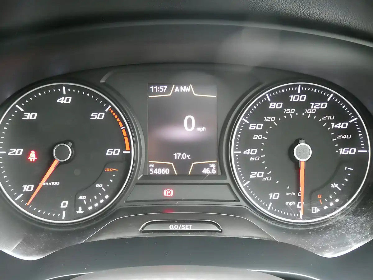 Used 2017 SEAT Leon Se Dynamic Technology Grey - Interior and Exterior details 9
