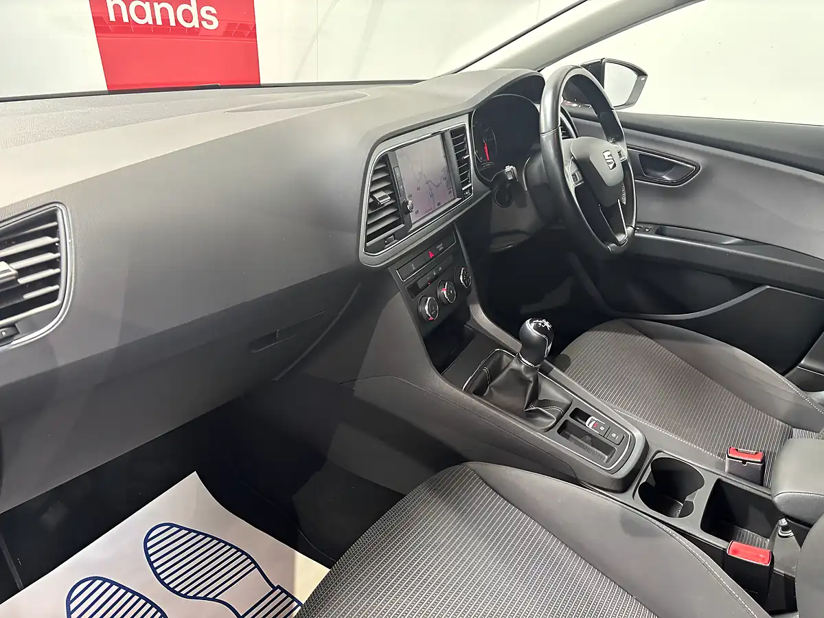 Used 2017 SEAT Leon Se Dynamic Technology Purple - Interior and Exterior details 11