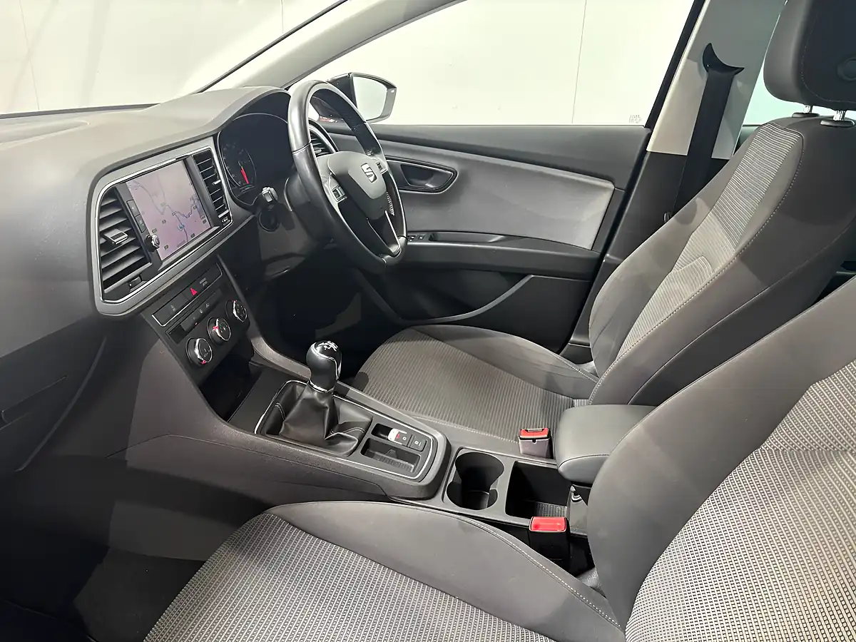 Used 2017 SEAT Leon Se Dynamic Technology Purple - Interior and Exterior details 12