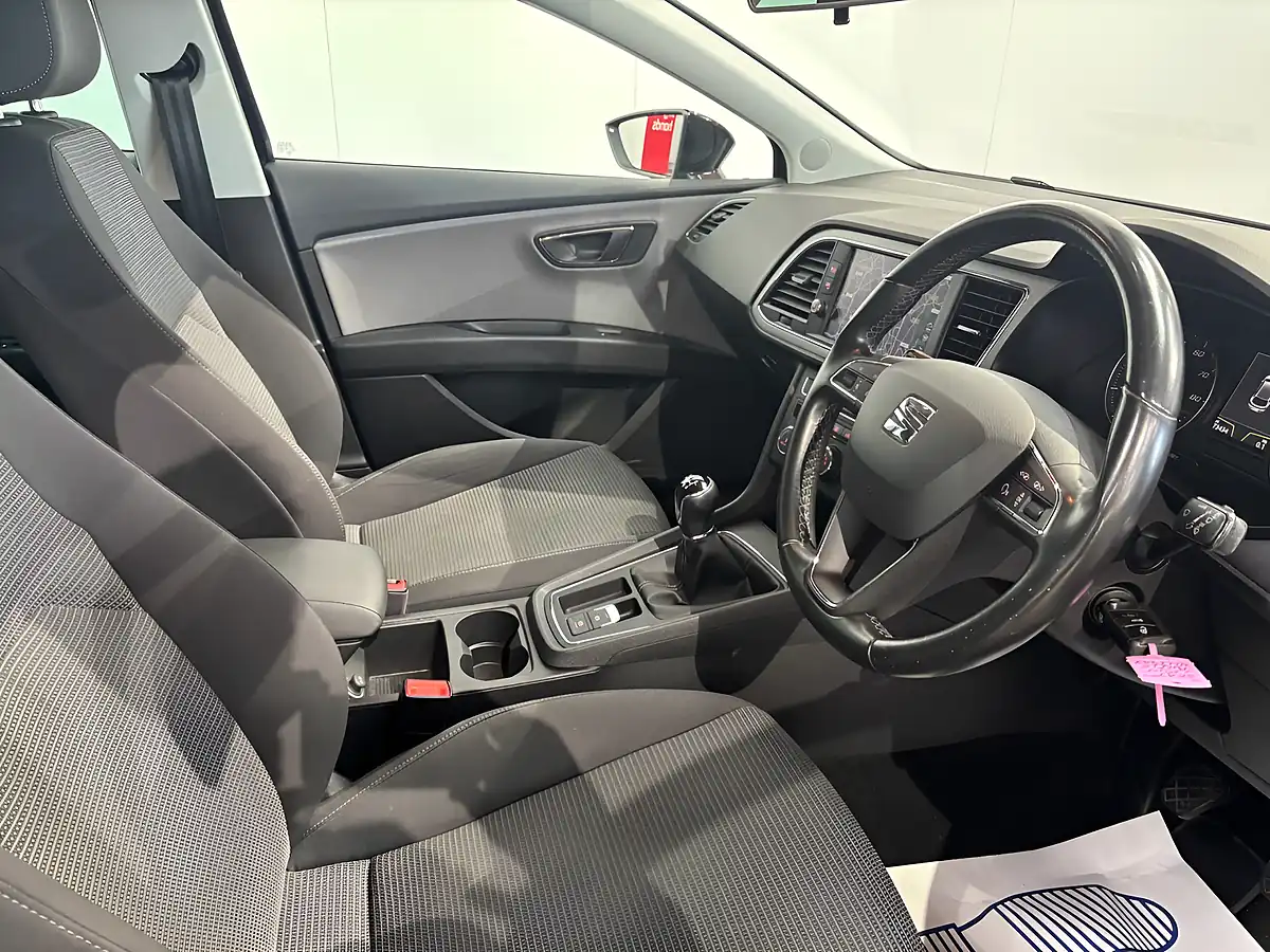 Used 2017 SEAT Leon Se Dynamic Technology Purple - Interior and Exterior details 15