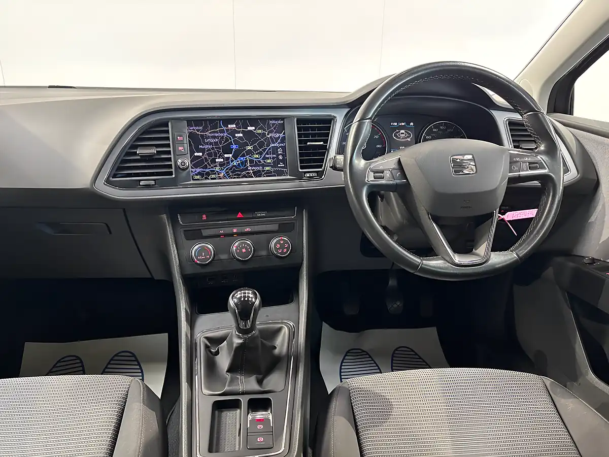 Used 2017 SEAT Leon Se Dynamic Technology Purple - Interior and Exterior details 17