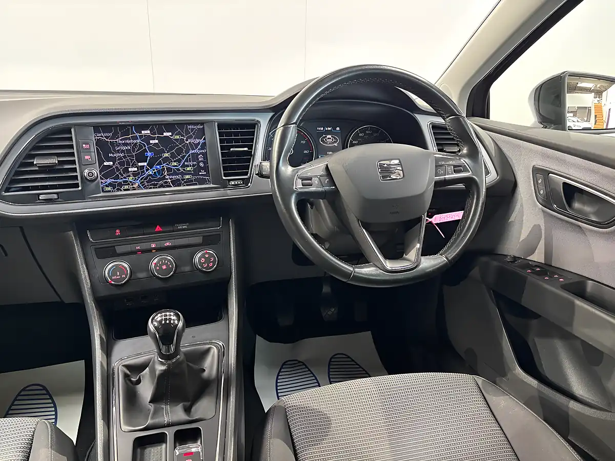 Used 2017 SEAT Leon Se Dynamic Technology Purple - Interior and Exterior details 18