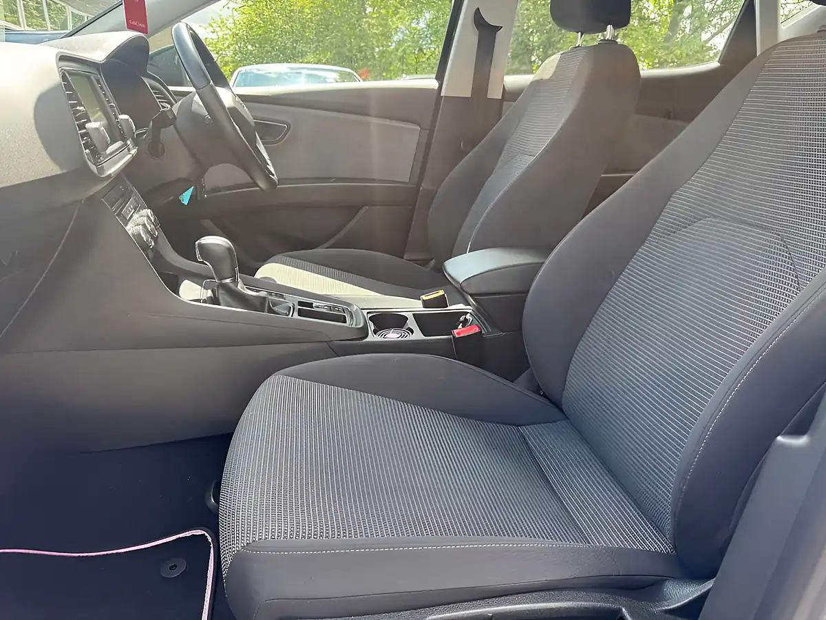 Used 2017 SEAT Leon Se Technology Black - Interior and Exterior details 11