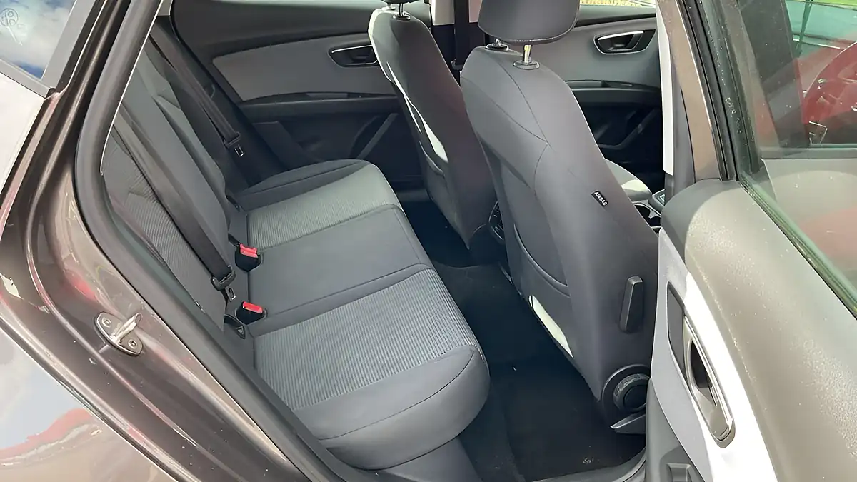 Used 2017 SEAT Leon Se Technology Grey - Interior and Exterior details 13