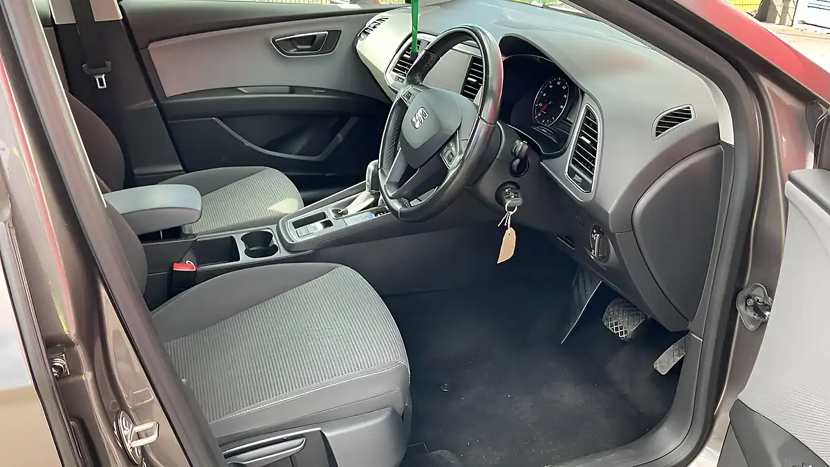Used 2017 SEAT Leon Se Technology Grey - Interior and Exterior details 14