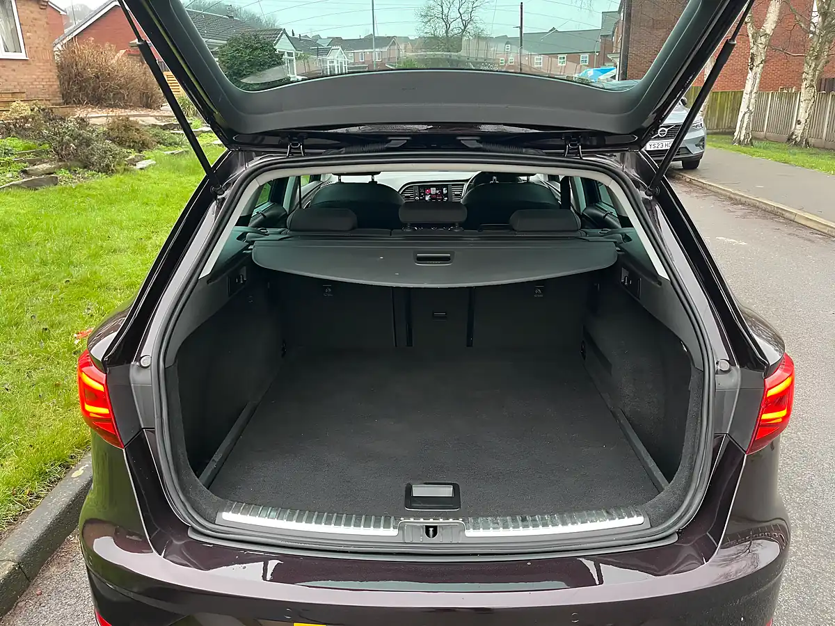 Used 2017 SEAT Leon Xcellence Technology - Interior and Exterior details 5