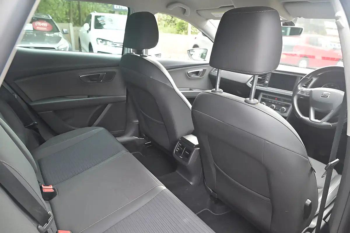Used 2017 SEAT Leon Xcellence Technology Nevada White - Interior and Exterior details 10