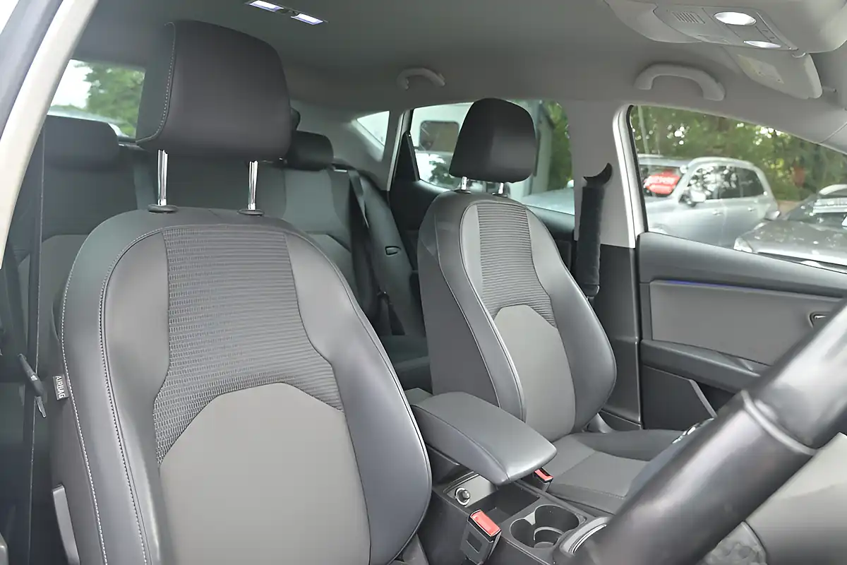 Used 2017 SEAT Leon Xcellence Technology Nevada White - Interior and Exterior details 12