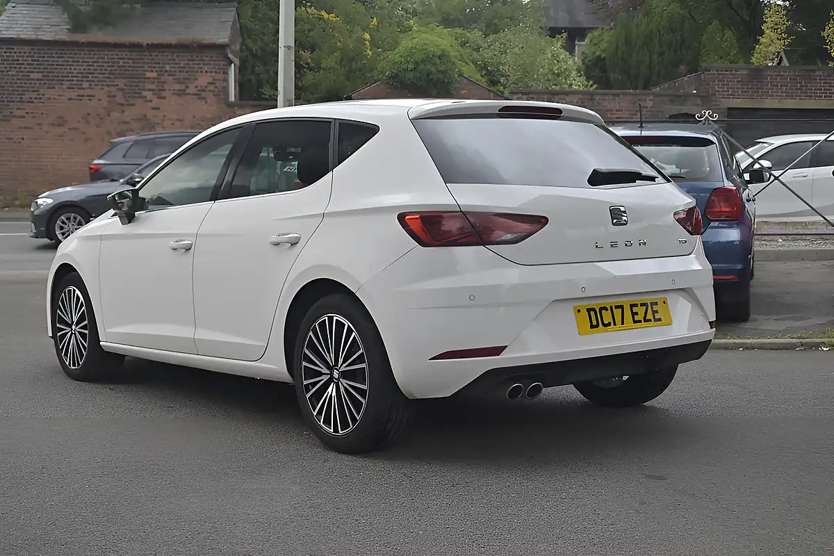 Used 2017 SEAT Leon Xcellence Technology Nevada White - Interior and Exterior details 5