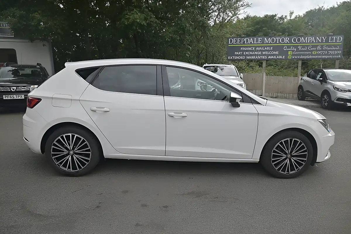 Used 2017 SEAT Leon Xcellence Technology Nevada White - Interior and Exterior details 8