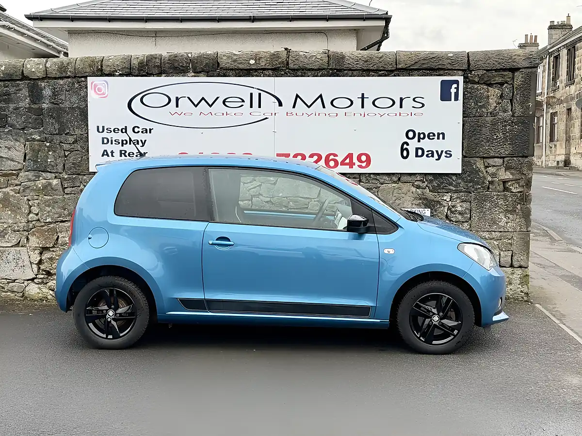 Used 2017 SEAT Mii Design Chester Blue - Interior and Exterior details 2