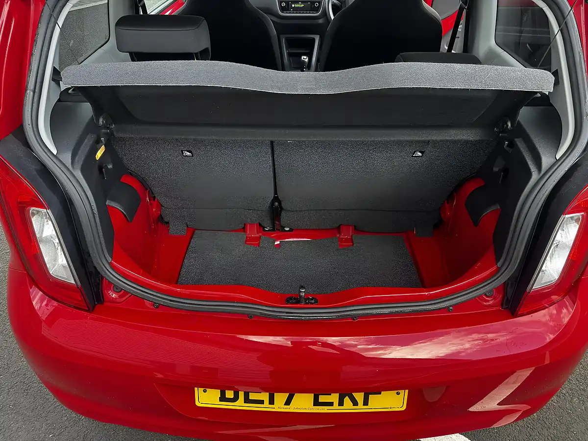 Used 2017 Skoda Citigo Se Red - Interior and Exterior details 10