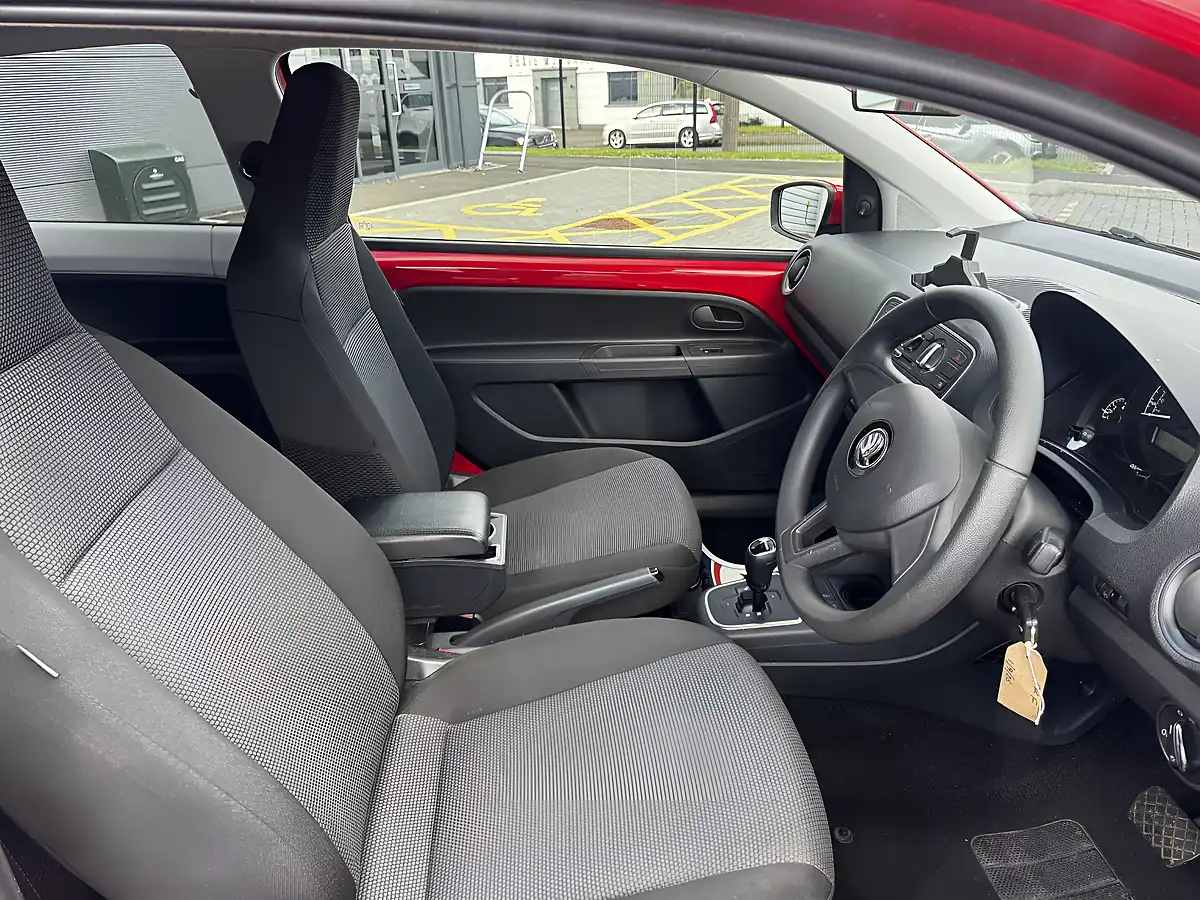 Used 2017 Skoda Citigo Se Red - Interior and Exterior details 11