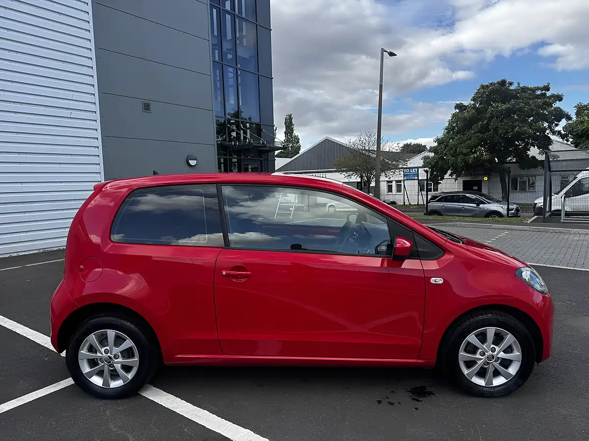 Used 2017 Skoda Citigo Se Red - Interior and Exterior details 8