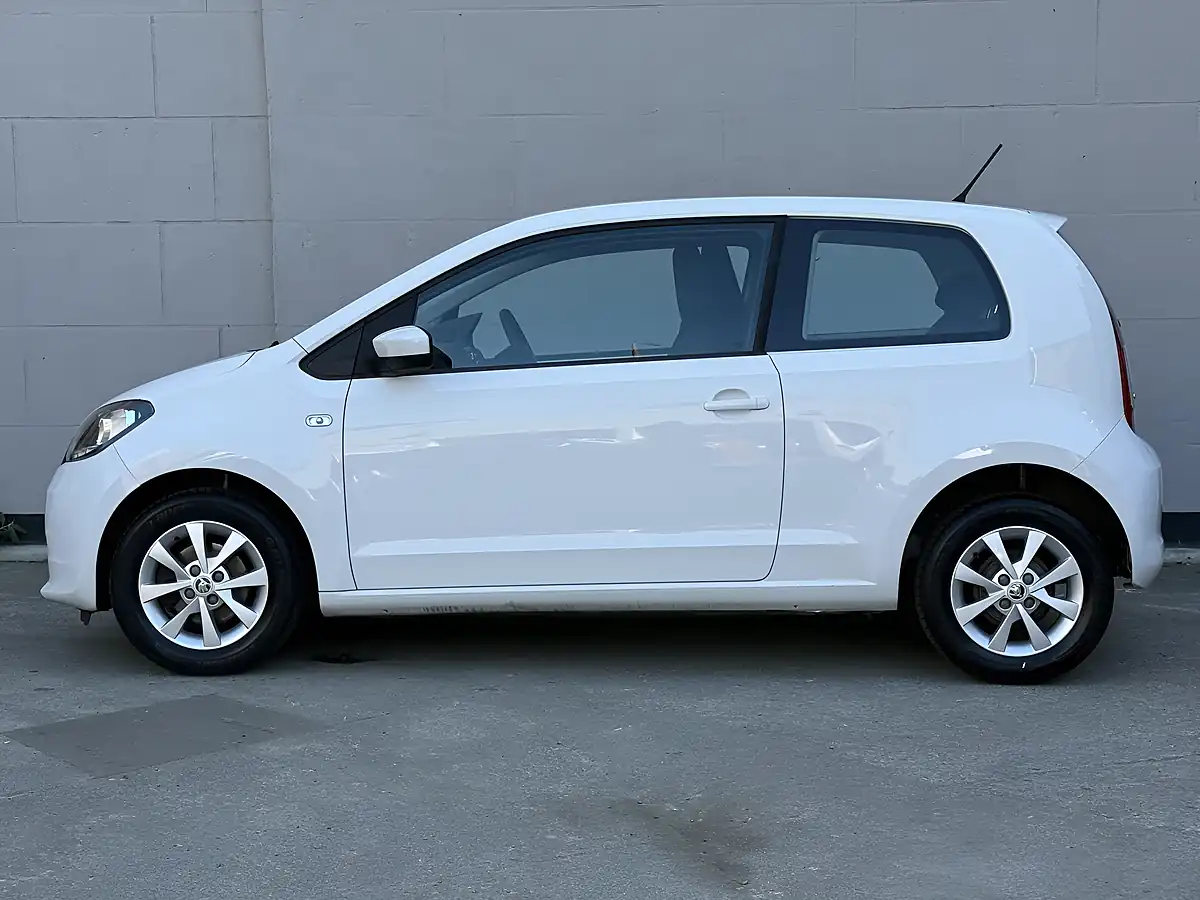 Used 2017 Skoda Citigo Se White - Interior and Exterior details 6