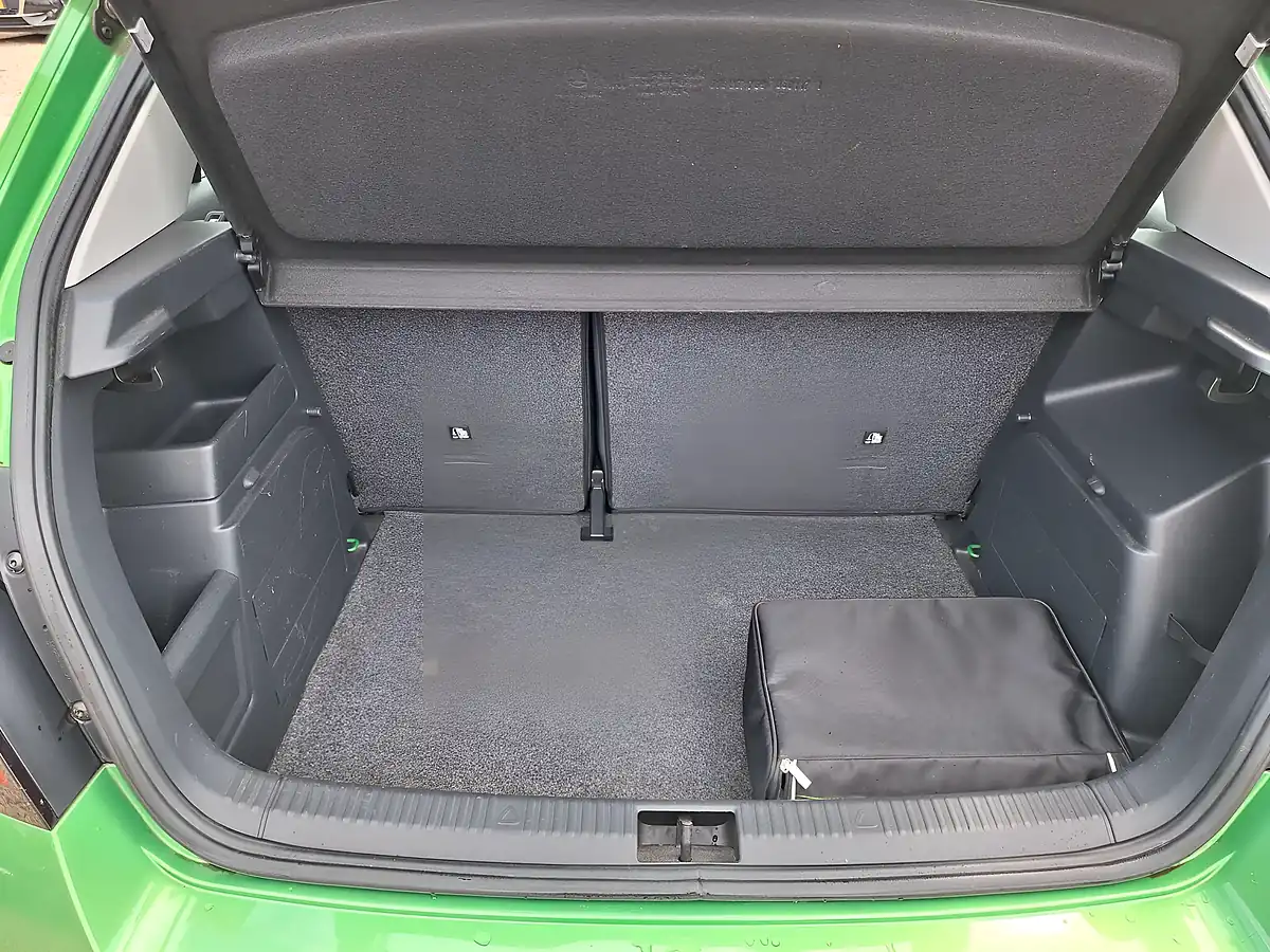 Used 2017 Skoda Fabia Colour Edition Green - Interior and Exterior details 6