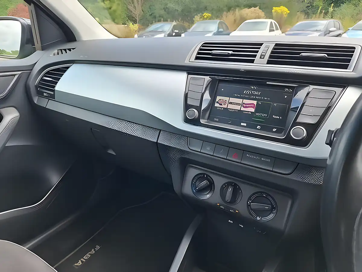 Used 2017 Skoda Fabia Colour Edition Green - Interior and Exterior details 9