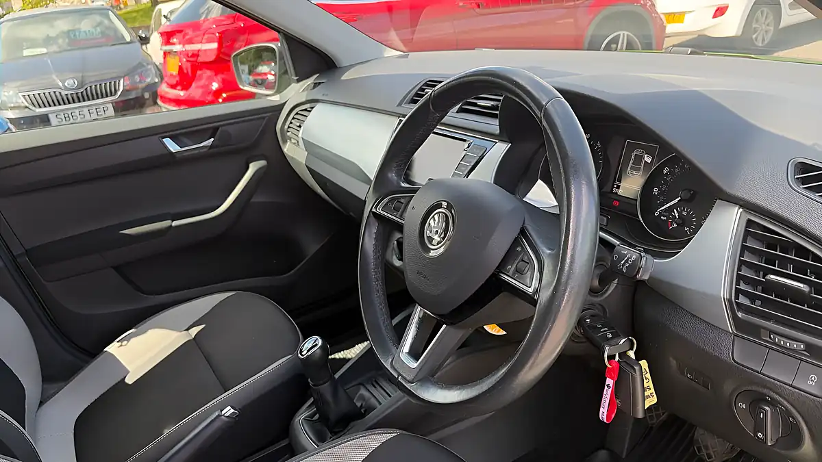 Used 2017 Skoda Fabia Colour Edition Green - Interior and Exterior details 13