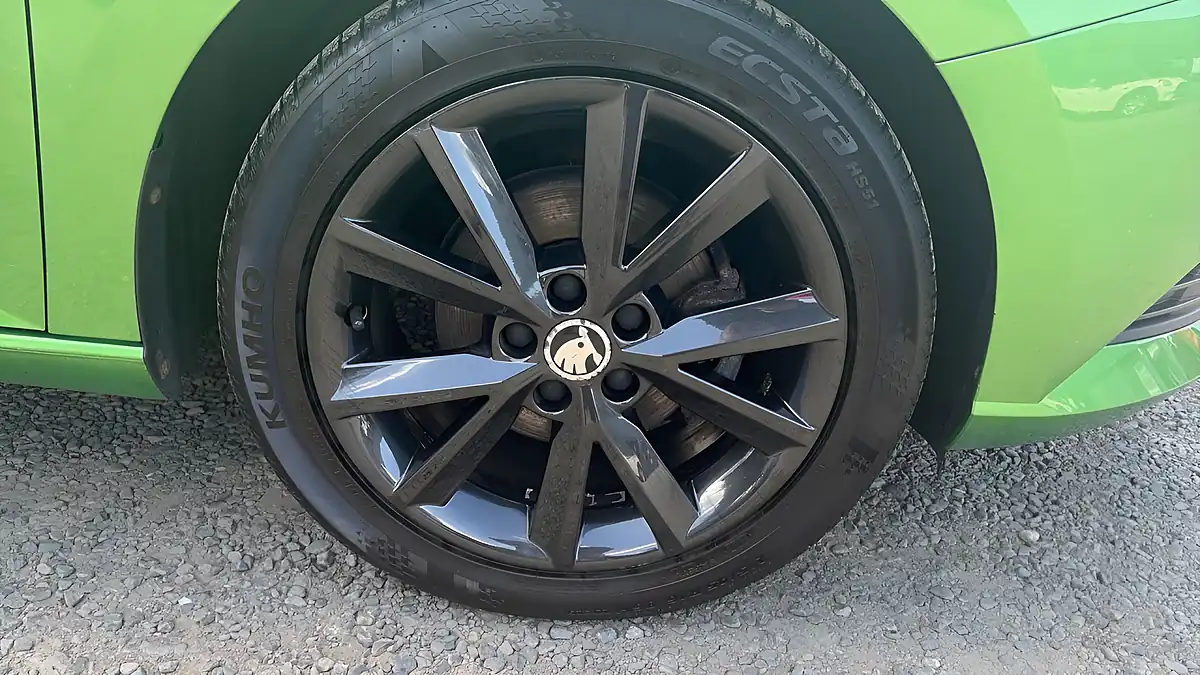 Used 2017 Skoda Fabia Colour Edition Green - Interior and Exterior details 19