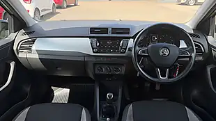Used 2017 Skoda Fabia Colour Edition Green - Interior and Exterior details 7