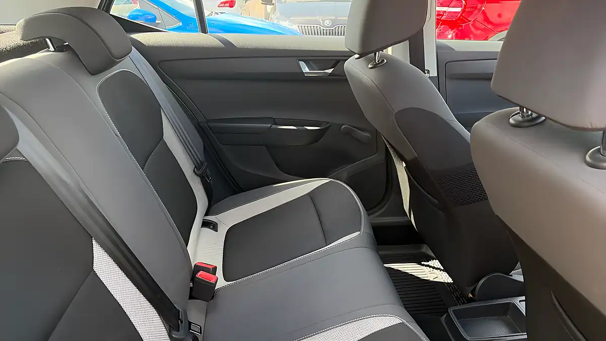 Used 2017 Skoda Fabia Colour Edition Green - Interior and Exterior details 9