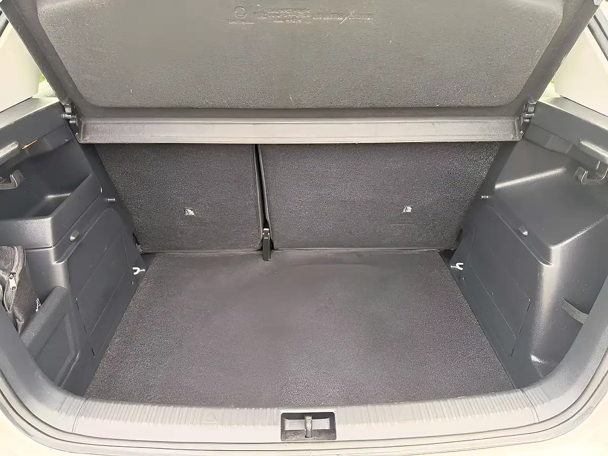 Used 2017 Skoda Fabia Colour Edition White - Interior and Exterior details 19
