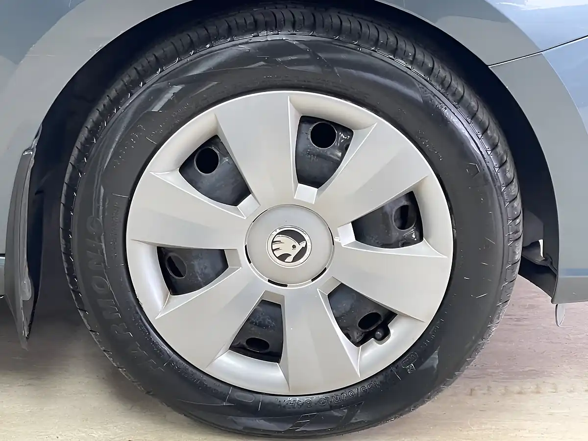 Used 2017 Skoda Fabia Diesel Estate S Quartz Grey - Interior and Exterior details 11
