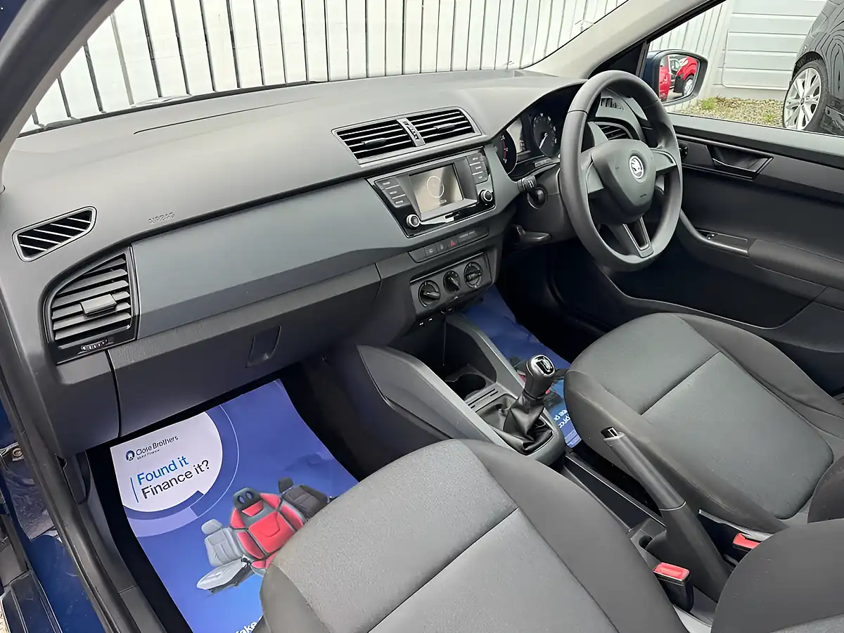 Used 2017 Skoda Fabia S Blue - Interior and Exterior details 14