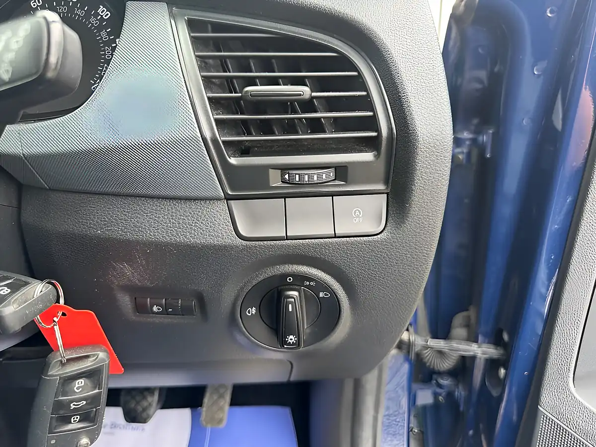 Used 2017 Skoda Fabia S Blue - Interior and Exterior details 19