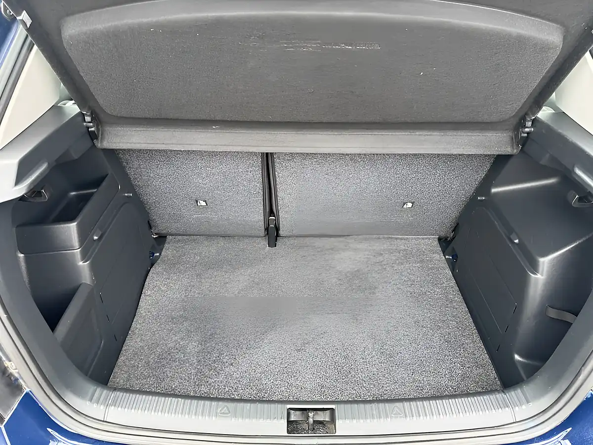 Used 2017 Skoda Fabia S Blue - Interior and Exterior details 20