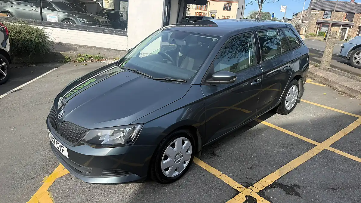 Used 2017 Skoda Fabia S Grey - Interior and Exterior details 7