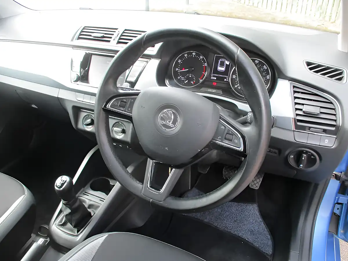 Used 2017 Skoda Fabia Se Blue - Interior and Exterior details 13